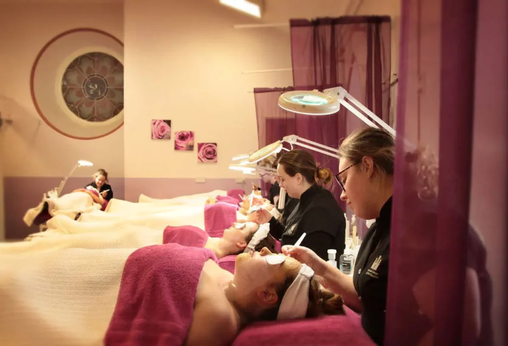 Beautician FET KCETB
